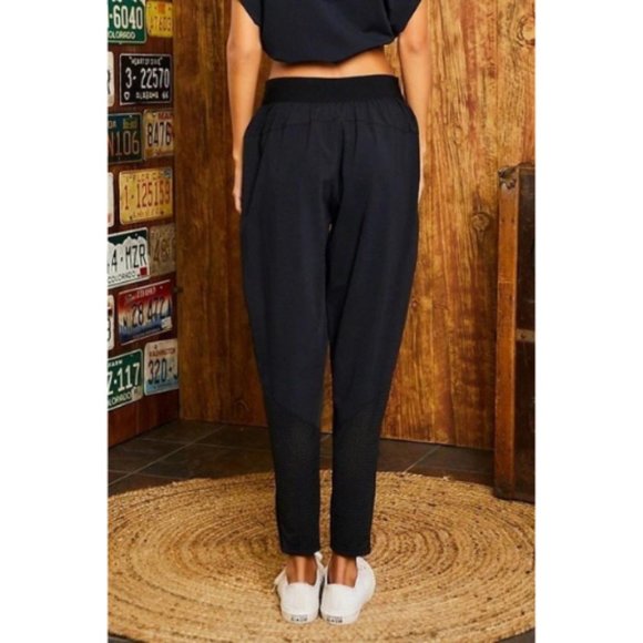 Women’s Black Waist Elastic Band Side Zipper Pocket Contrast Mesh Pants - Picture 4 of 6